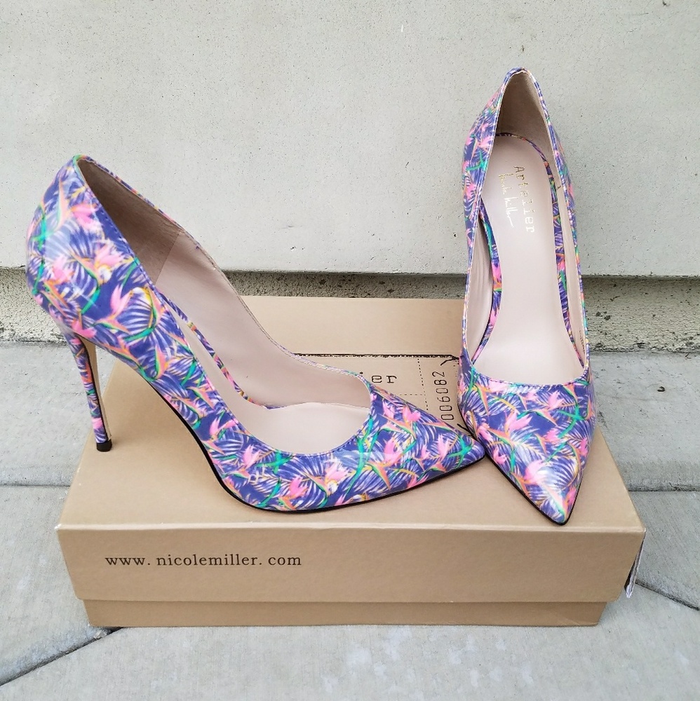 Fabulous Nicole Miller Stilletos - Picture 4 of 7